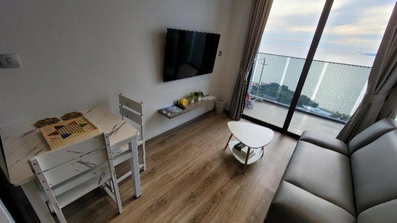 Andromeda Condo By Feng Pattaya Room photo
